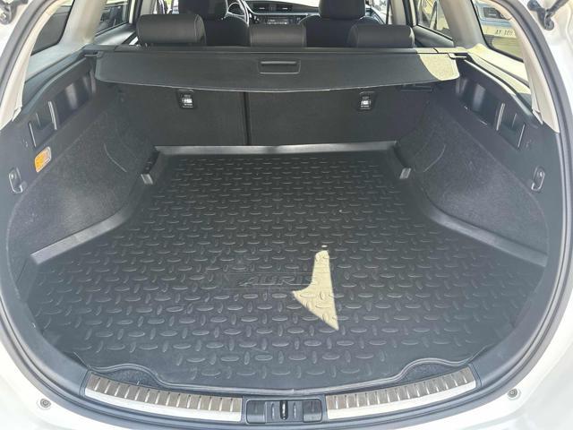 TOYOTA Auris Touring Sports 1.8 Hybrid Black Edition CVT