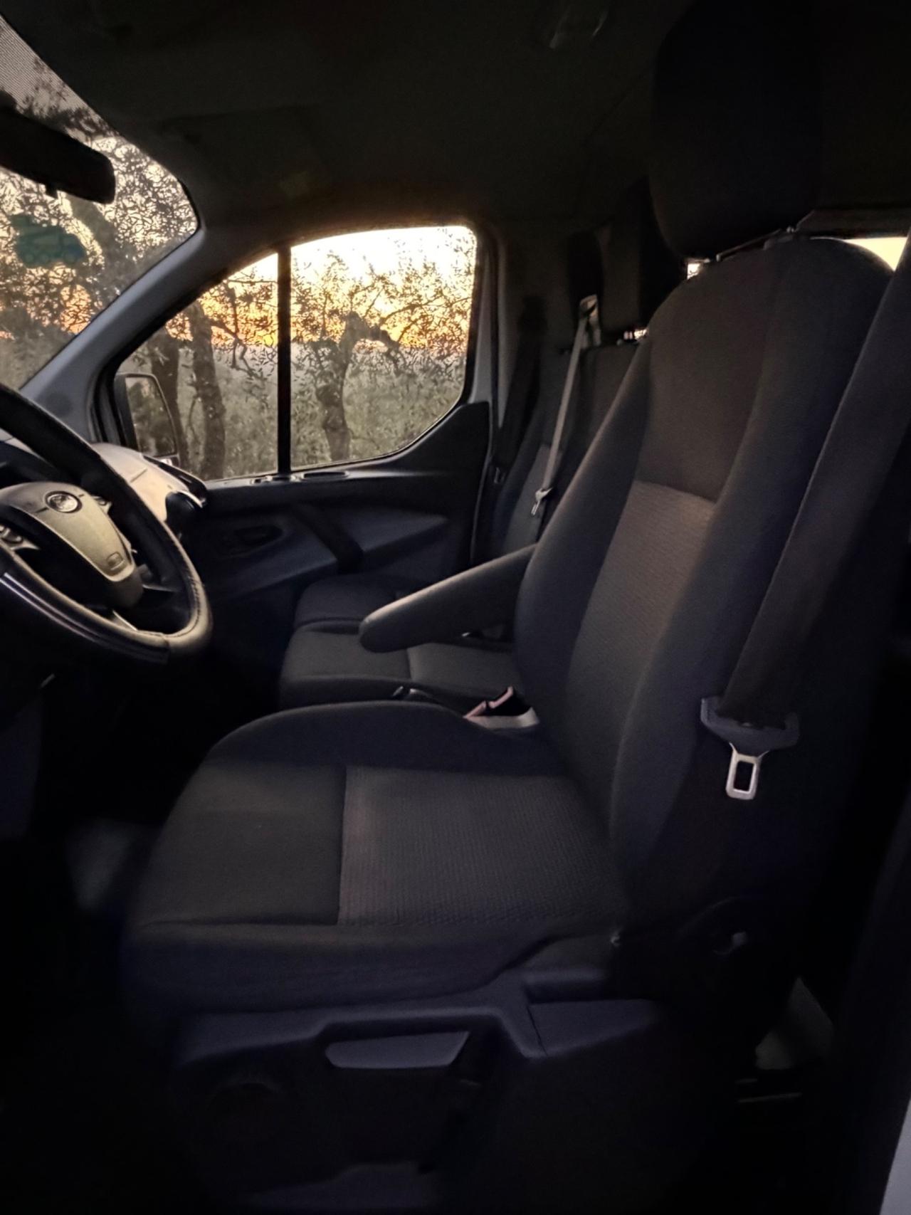 Ford Transit Custom 300 2.0 TDCi 130 PL-DC Furgone Titanium