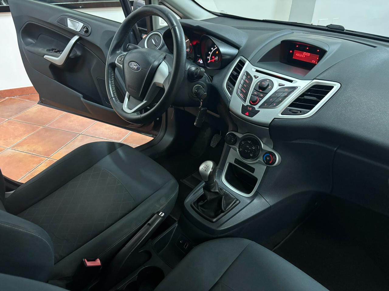 FORD FIESTA 1.2 BENZINA TITANIUM 12/2012