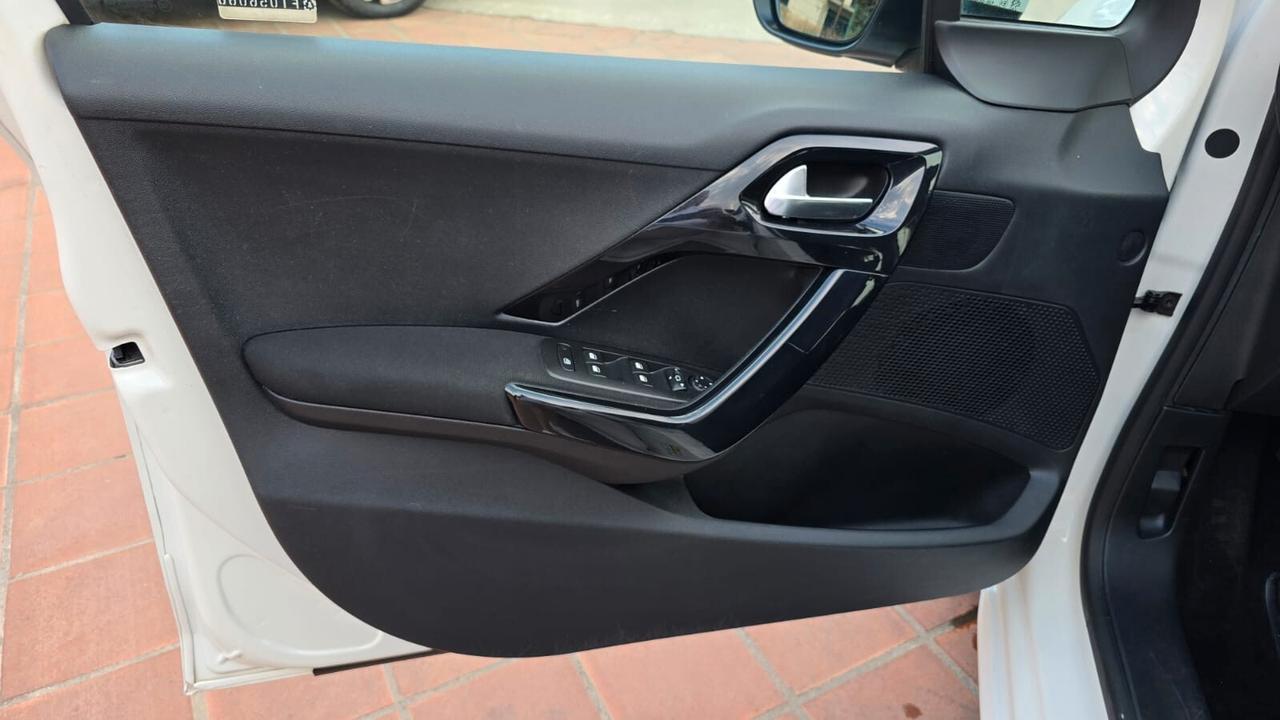 Peugeot 208 1.6 e-HDi 92 CV Stop&Start 5 porte Allure