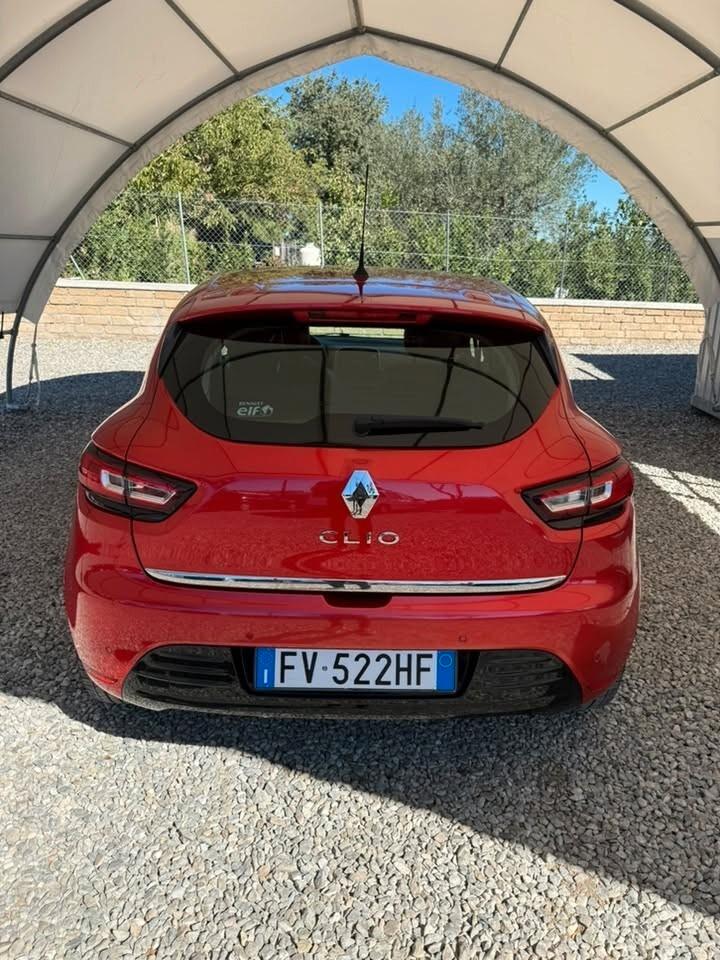 Renault Clio TCe 12V 90 CV 5 porte Moschino Intens