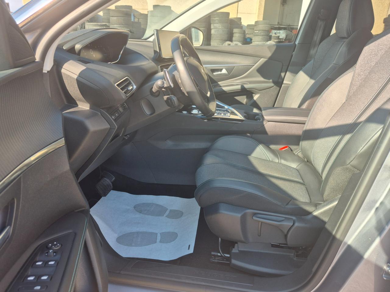 Peugeot 3008 BlueHDi 130 S&S EAT8 Allure