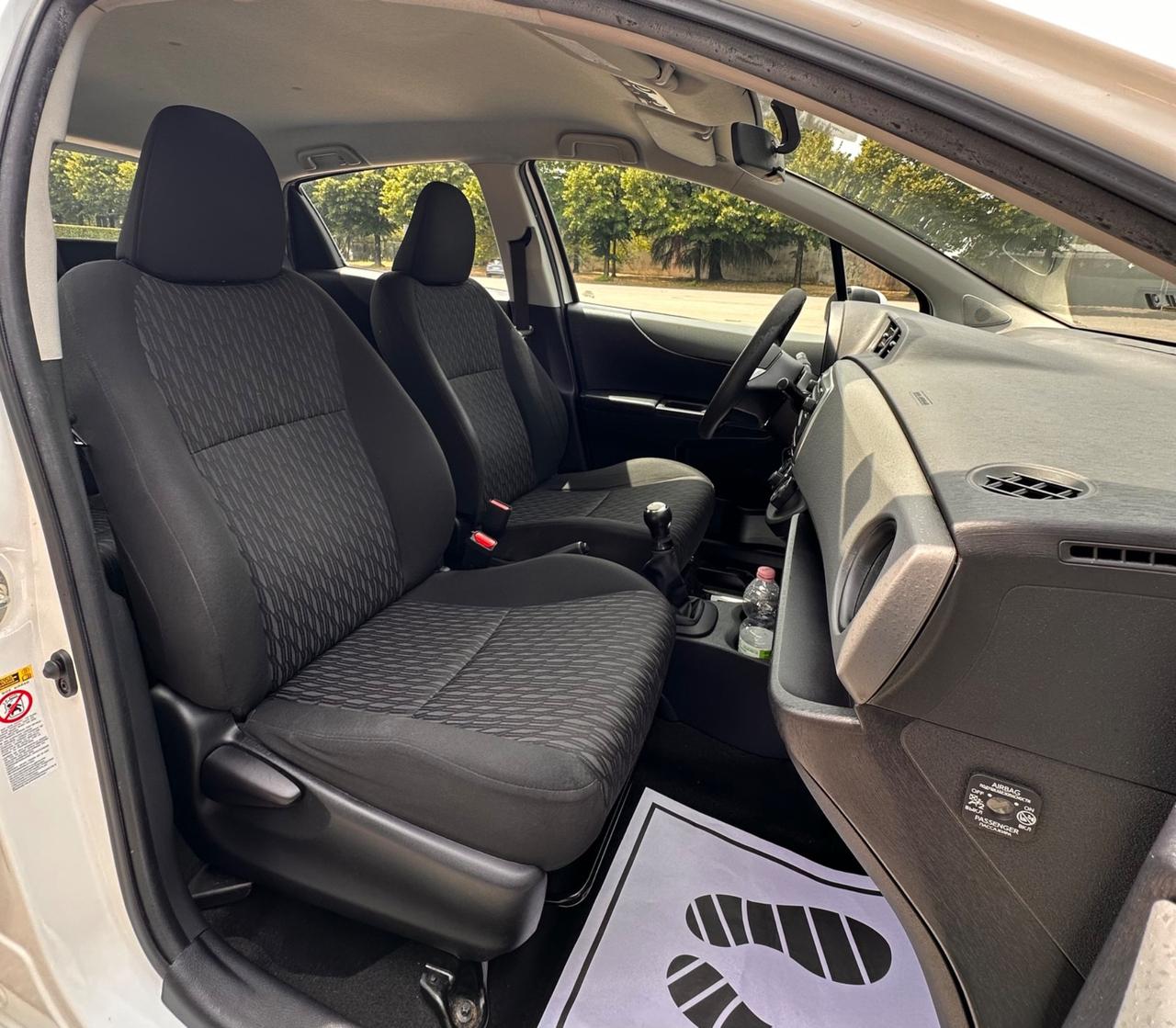 Toyota Yaris 1.0 5P Lounge