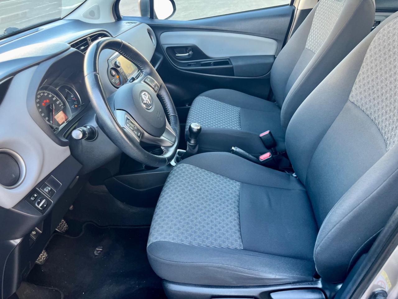 Toyota Yaris 1.0benz 2015 118.000km euro6 per neopatentati