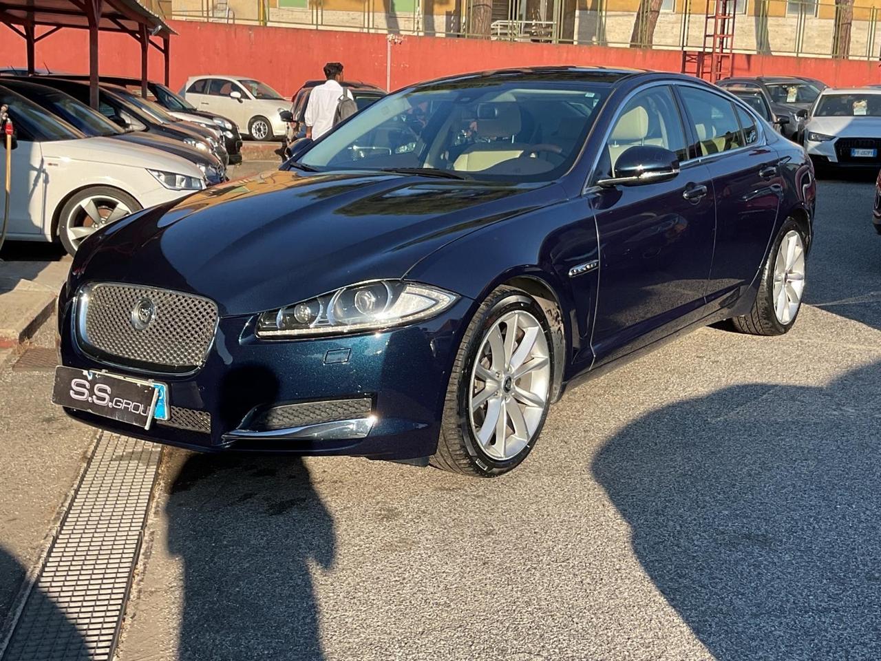 XF 3.0 D V6 Premium Luxury-unipro-rate-garanzia-