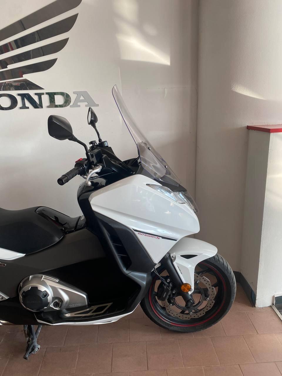 Honda Integra 750 s