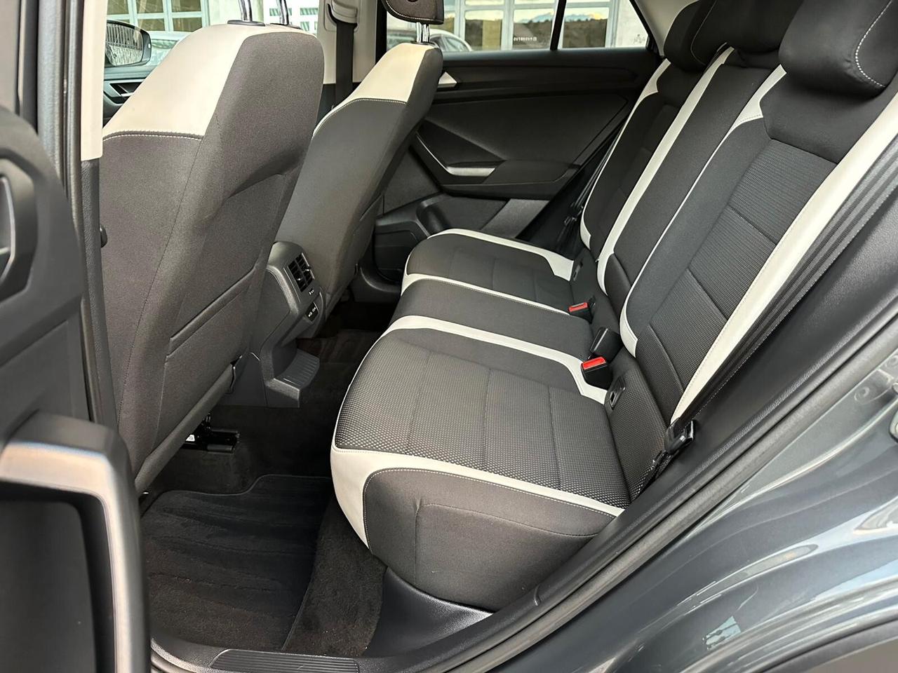 Volkswagen T-Roc 1.6 TDI SCR Business BlueMotion Technology
