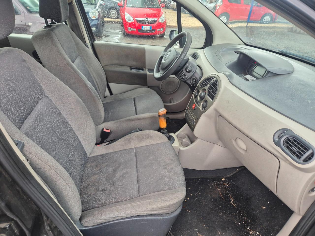Renault Modus 1.2 16V Saint Tropez