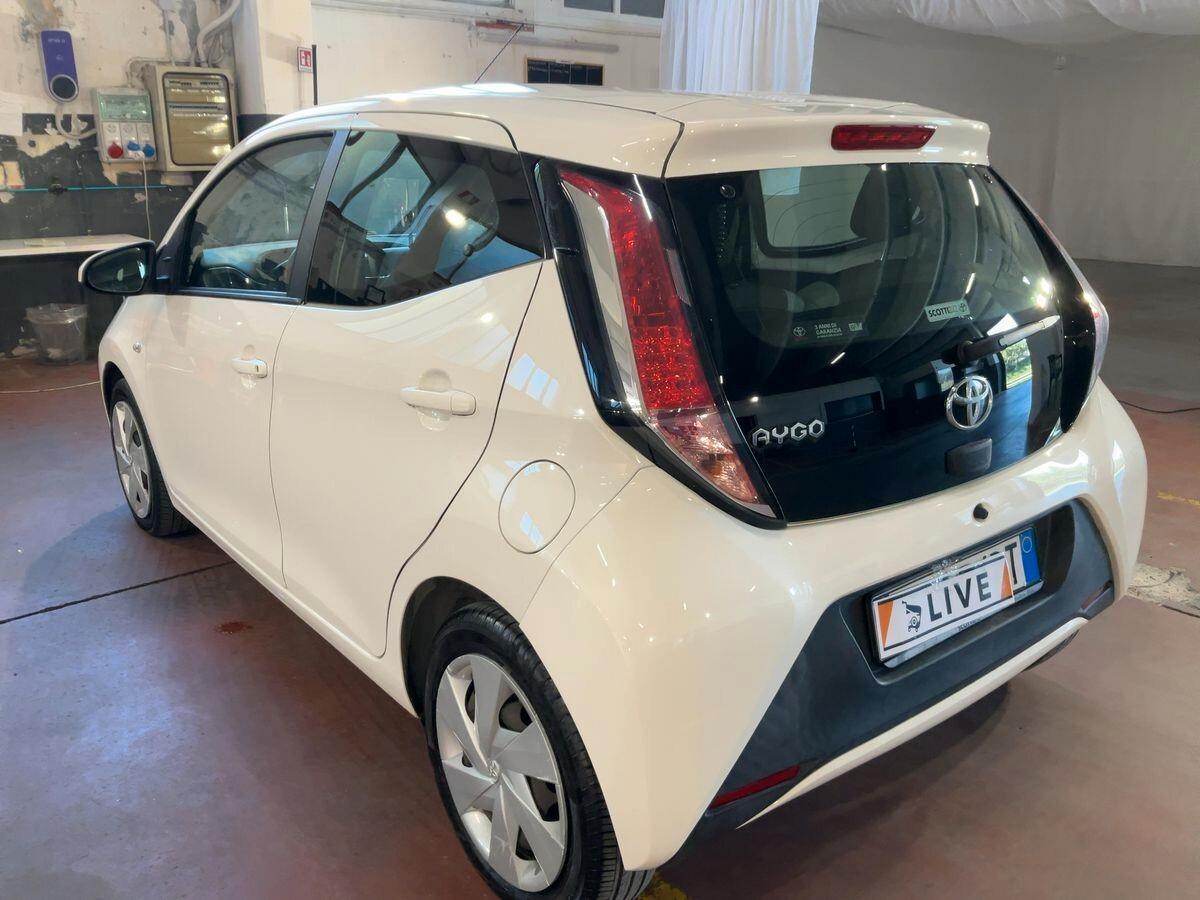 Toyota Aygo 1.0 VVT-i 69 CV 5 porte x-cool TSS