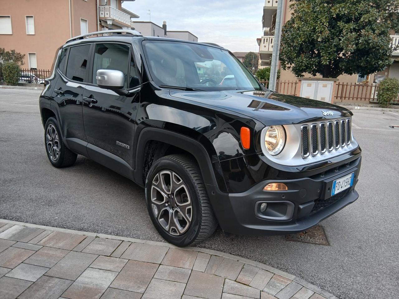 Jeep Renegade 2.0 Mjt 140CV 4WD Active Drive Low Limited tua a € 199 mese