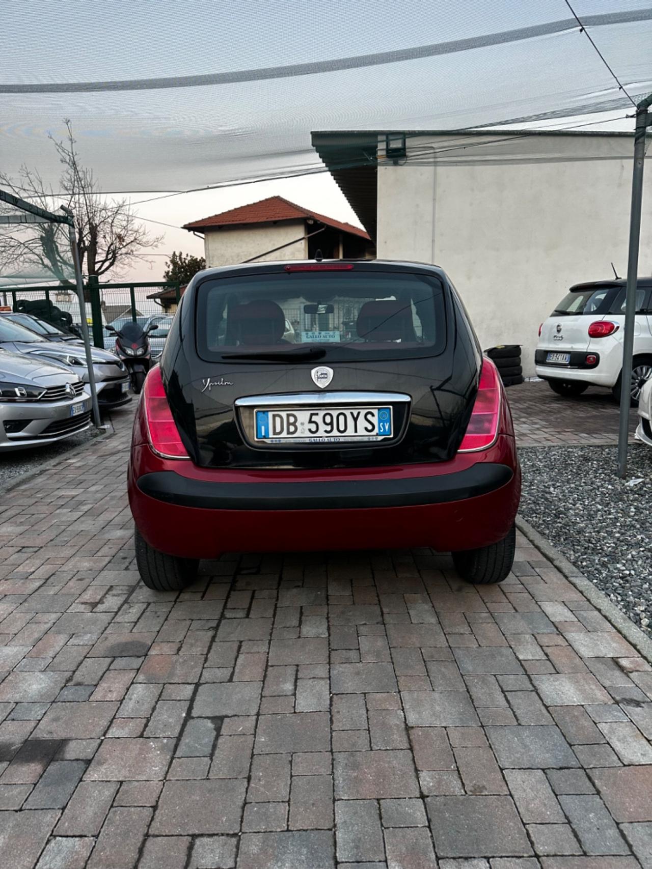 Lancia Ypsilon 1.2 16V Oro