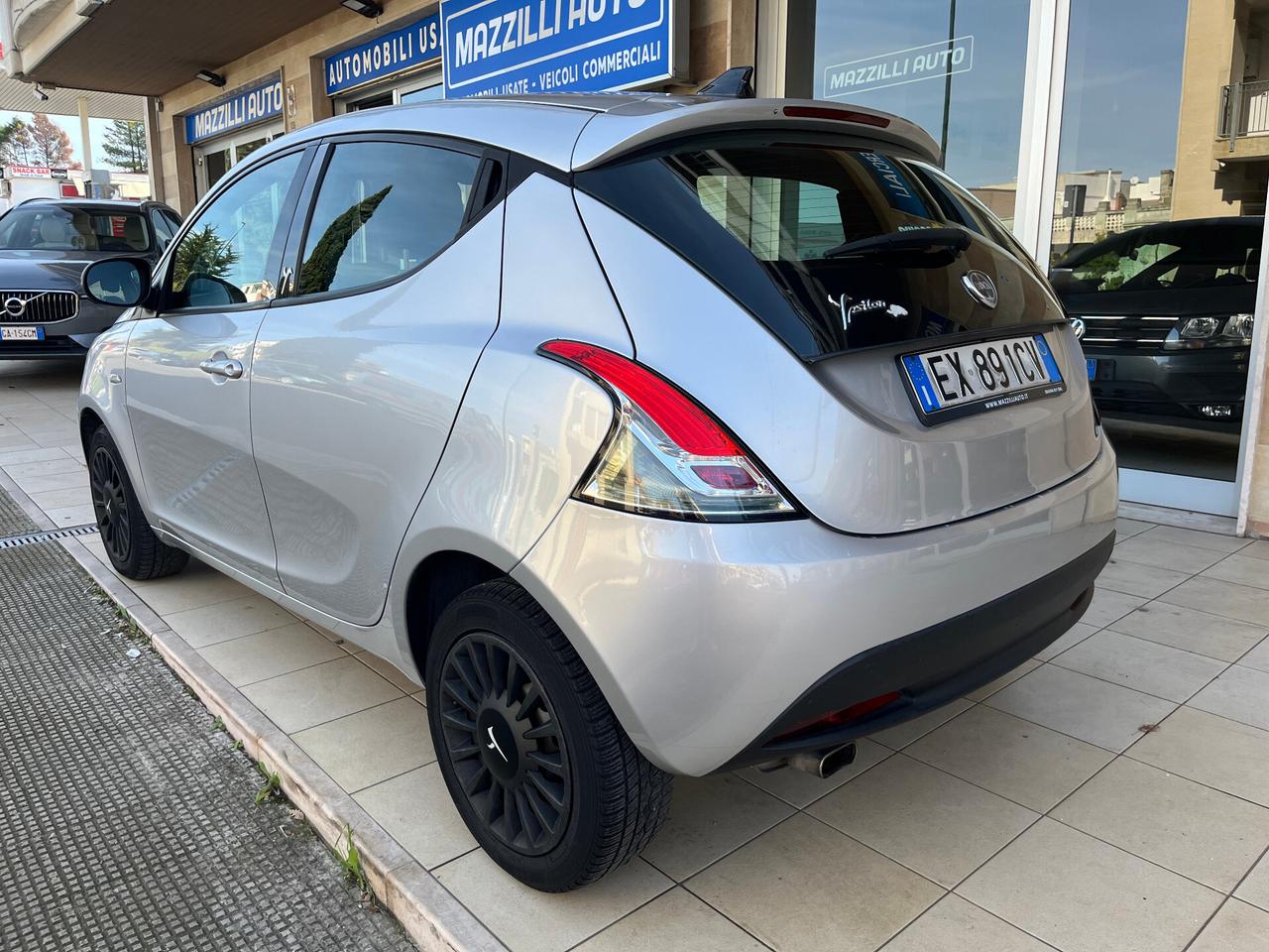 Lancia Ypsilon 1.2 69 CV 5 porte S&S Gold