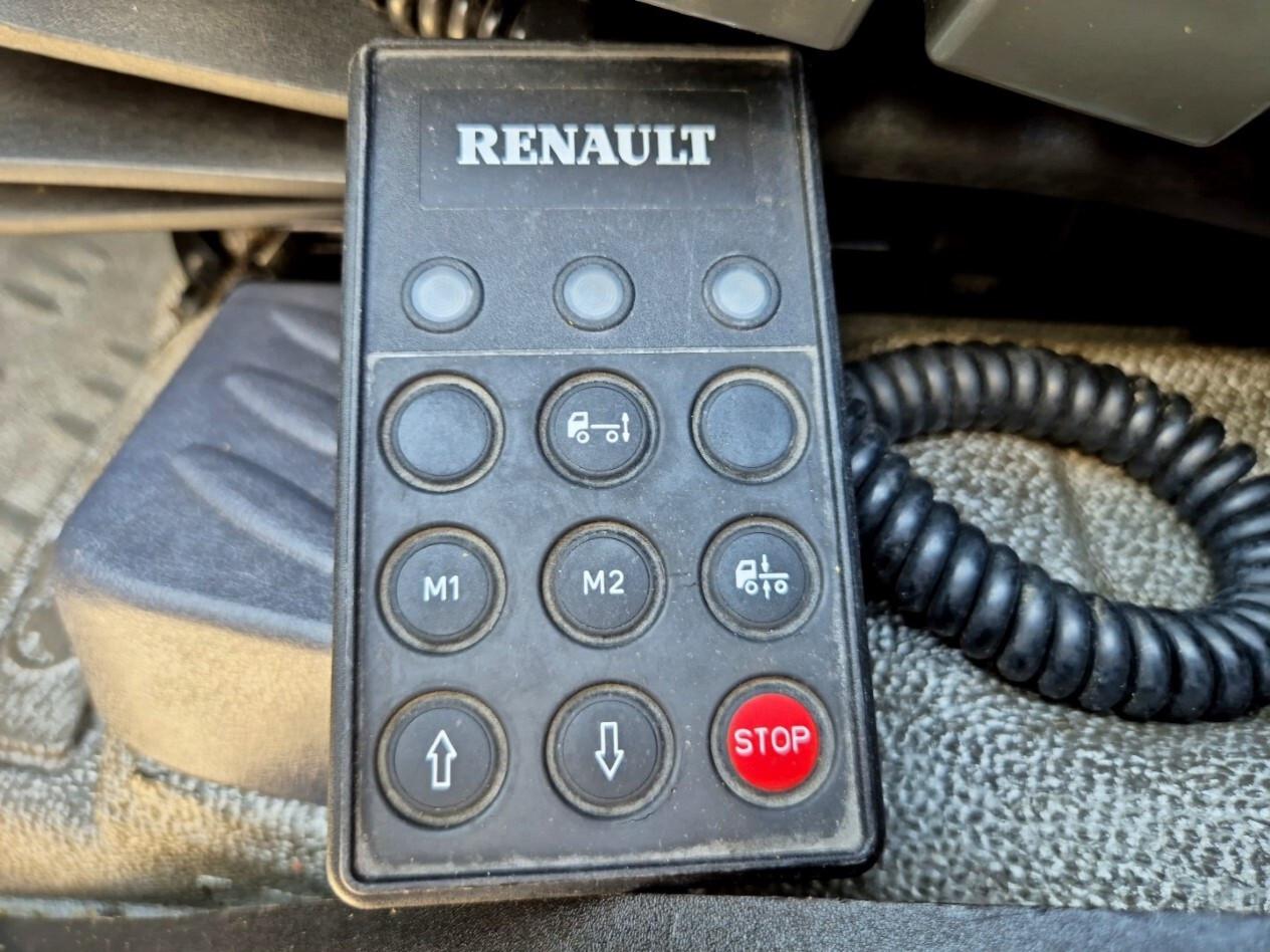 RENAULT MIDLUM 220.12 cassone fisso con gru