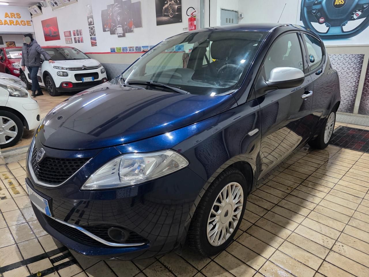 Lancia Ypsilon 1.2 69 CV 5 porte Gold