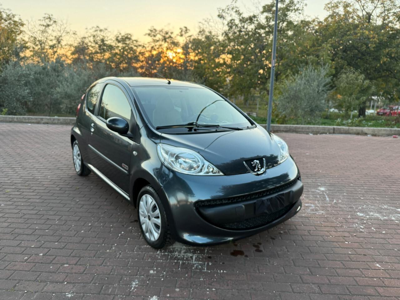 Peugeot 107 1.0 68CV 3p. Sweet Years neopatentati,ottime condizioni