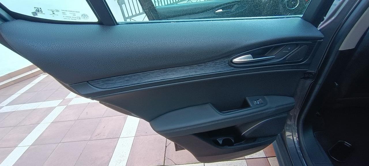 Alfa Romeo Stelvio 2.2 Turbodiesel 190 CV AT8 Q4 Business