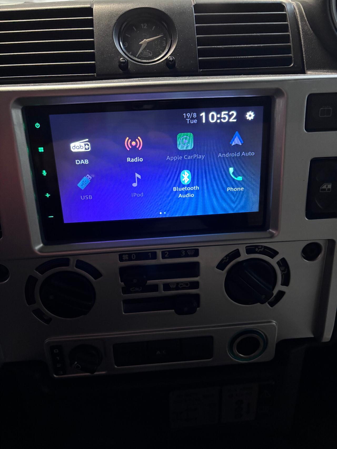 Land Rover Defender 110 (2009) – Edizione Custom Silver & Black