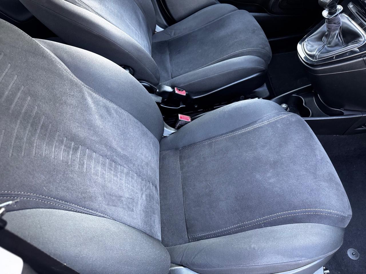 Lancia Ypsilon 1.2 69 CV 5 porte Platinum neopatentati