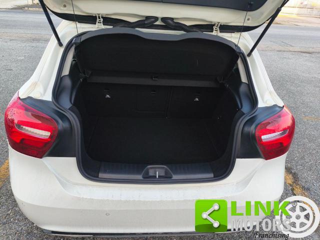 MERCEDES-BENZ A 200 d Automatic Premium