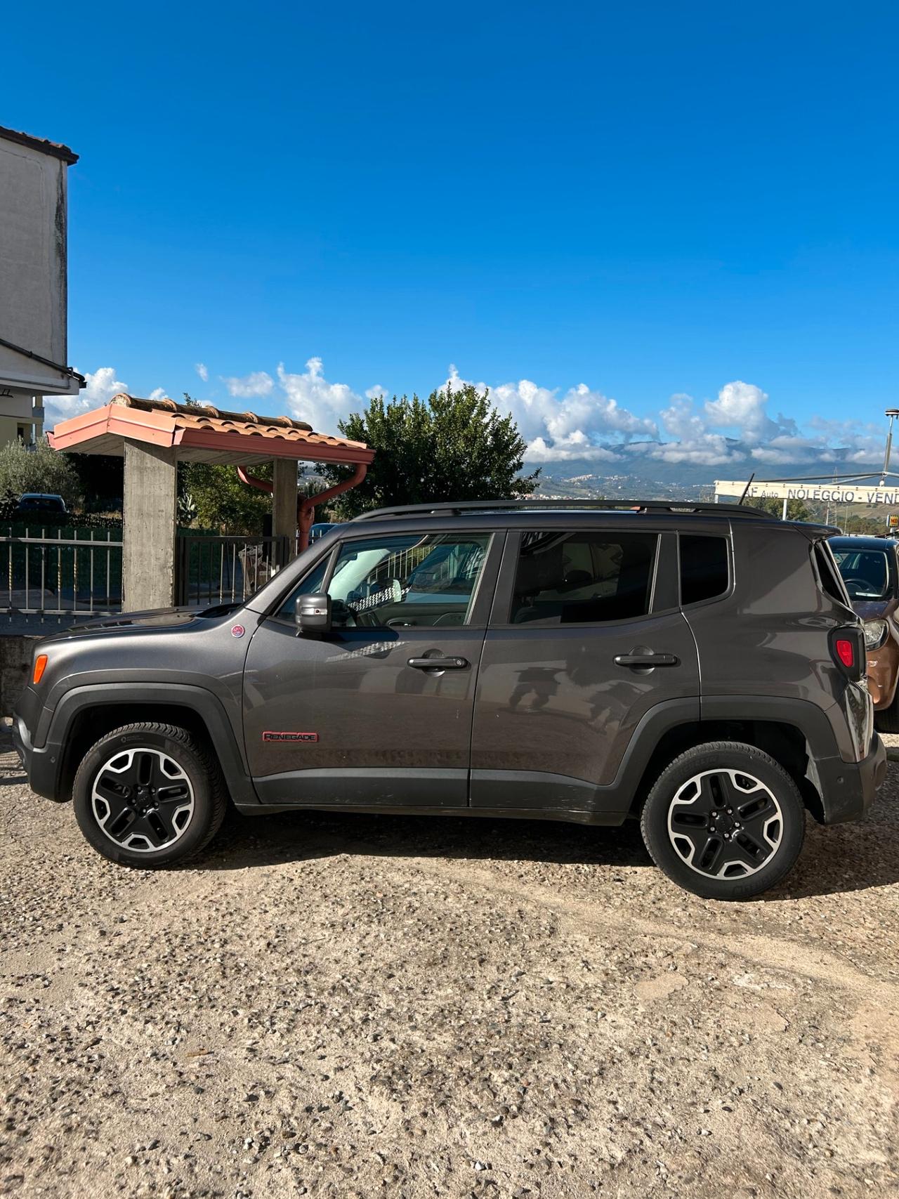 Jeep Renegade 2.0 Mjt 170CV 4WD Active Drive Low Trailhawk