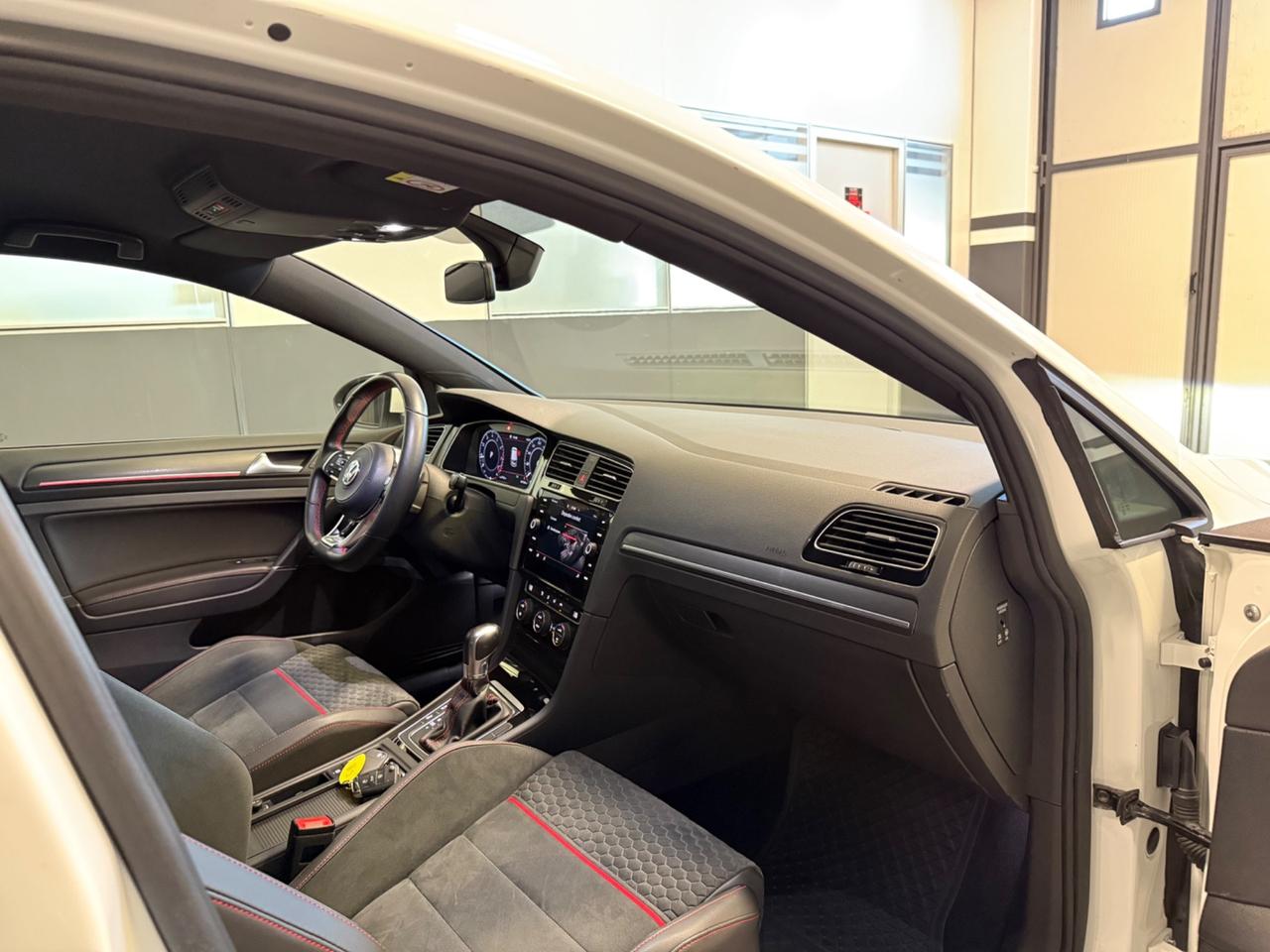 Volkswagen Golf GTI Performance 2.0 245 CV Honeycomb