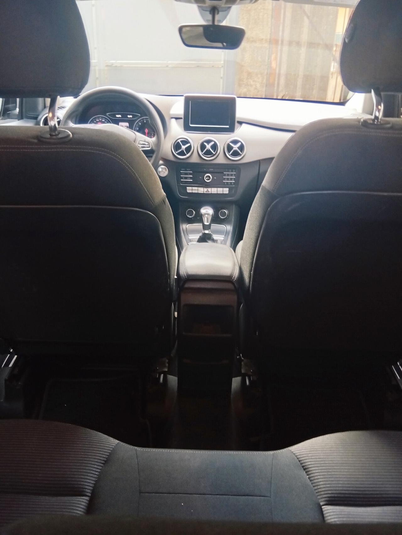 Mercedes-benz B 180 Premium