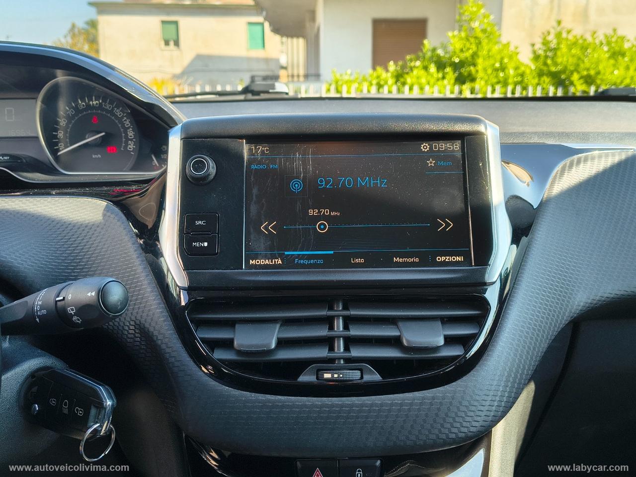 PEUGEOT 208 1.2 82 CV 5p. Allure