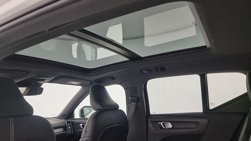 Volvo XC40 T5 Recharge Plug-in Hybrid R-design