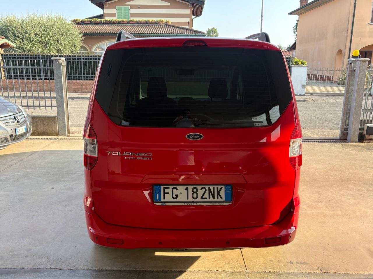 Ford Tourneo Courier 1.5 TDCI 75 CV Titanium
