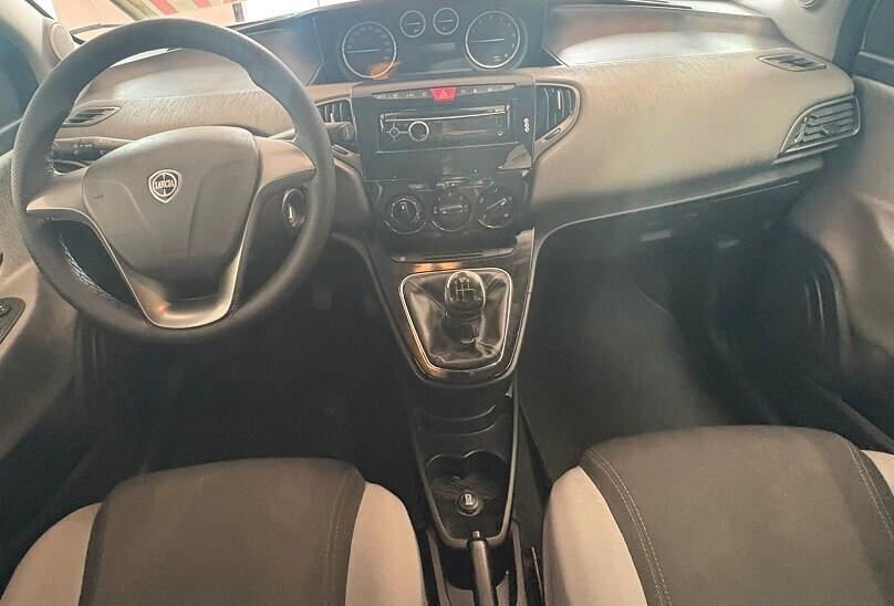 LANCIA YPSILON ECOCHIC-SILER serie3 Benzina -METANO 900 CV 85 Km 90.326 Per NEOPATENTATI garanzia 12 mesi