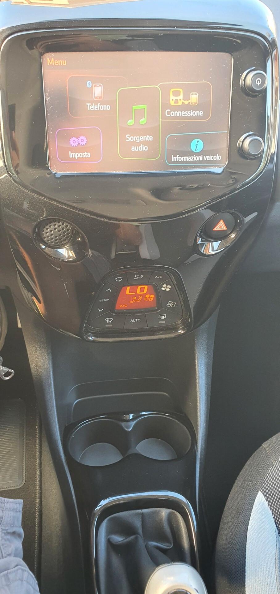 Toyota Aygo 1.0 VVT-i 69 CV 5 porte x-play