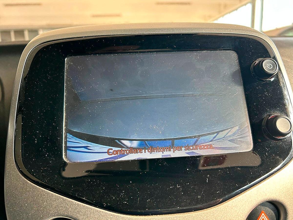 Toyota Aygo 1.0 VVT-i 69 CV 5 porte x-play