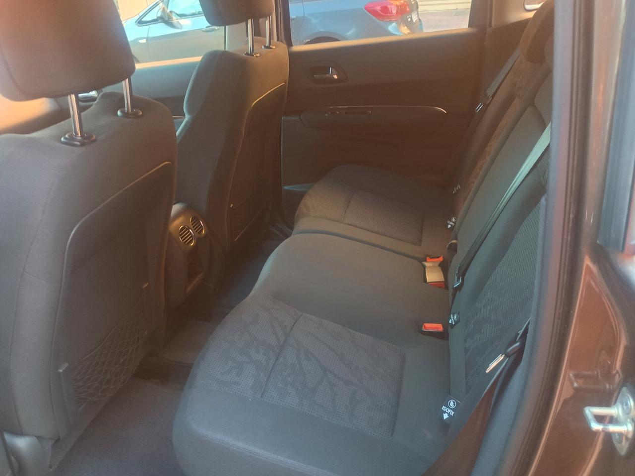 Peugeot 3008 1.6 HDi 115CV Business