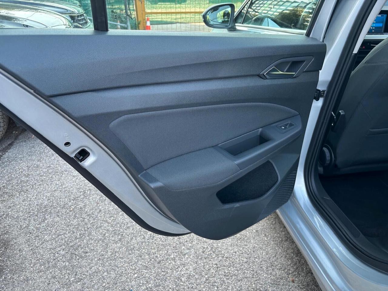 Volkswagen Golf 2.0 TDI SCR Style OK Neopatentati