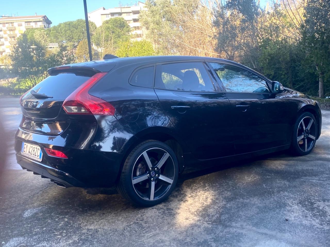 Volvo V40 D2 1.6 Powershift R-design Kinetic