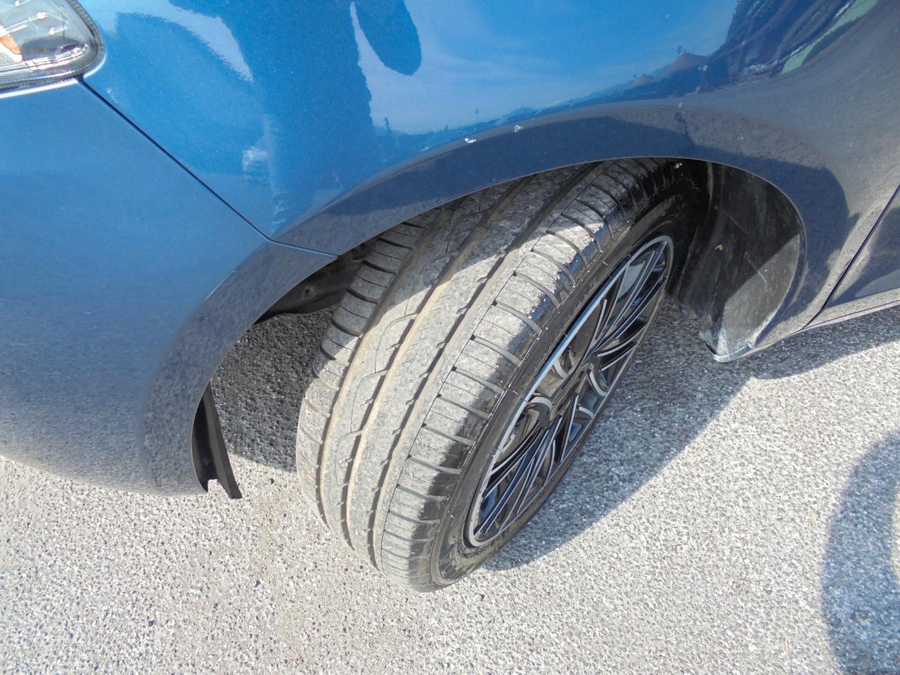 Lancia Ypsilon 1.0 FireFly 5 porte S&S Hybrid Gold