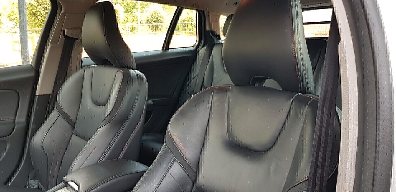 Volvo V60 2.0 d 150 cv D3 Geartronic Volvo Ocean Race,pelle,cambio automatico,navi,cruise control,cerchi 18