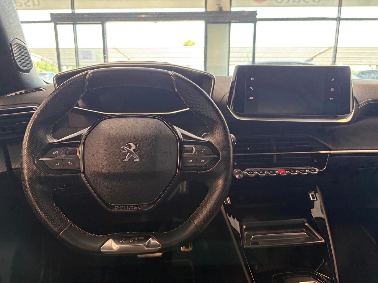 Peugeot 2008 GT motore elettrico 136 CV SPOTICAR