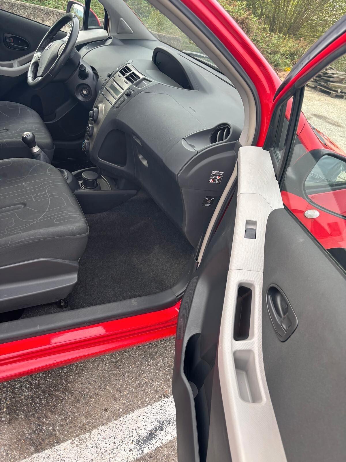 Toyota Yaris 1.0 3 porte Sol CON SOLI 108024 KM, ADATTA AI NEOPATENTATI