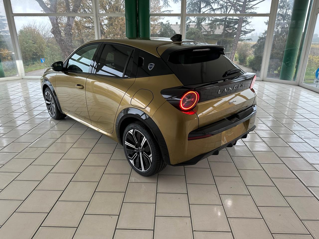 Lancia Ypsilon Hybrid e-DCT LX