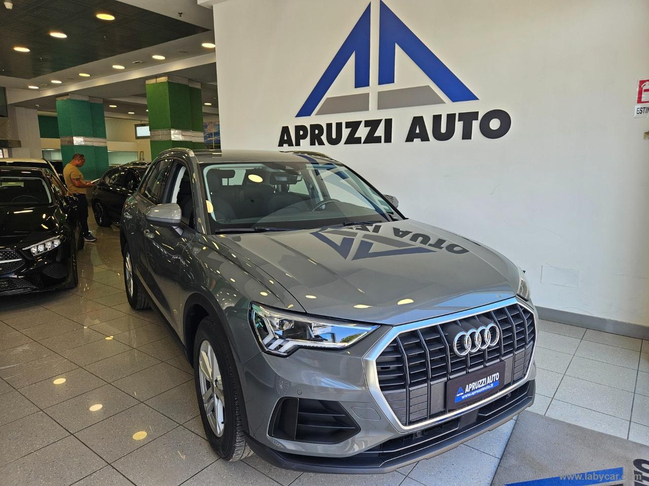 AUDI Q3 35 TDI S tronic Business Advanced
