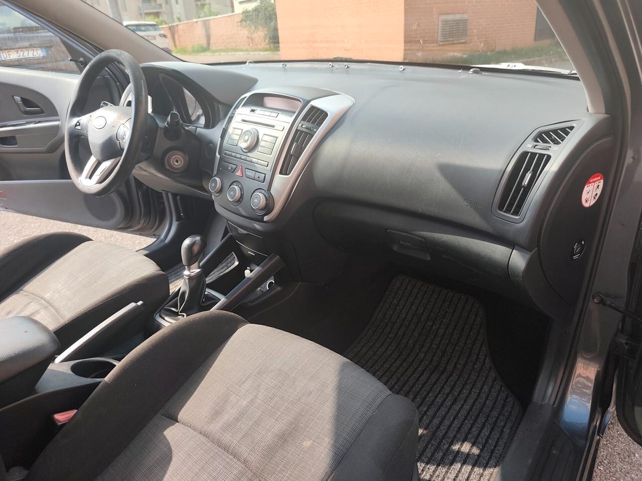 Kia Ceed 1.4 Benz euro 5 99 Milà km