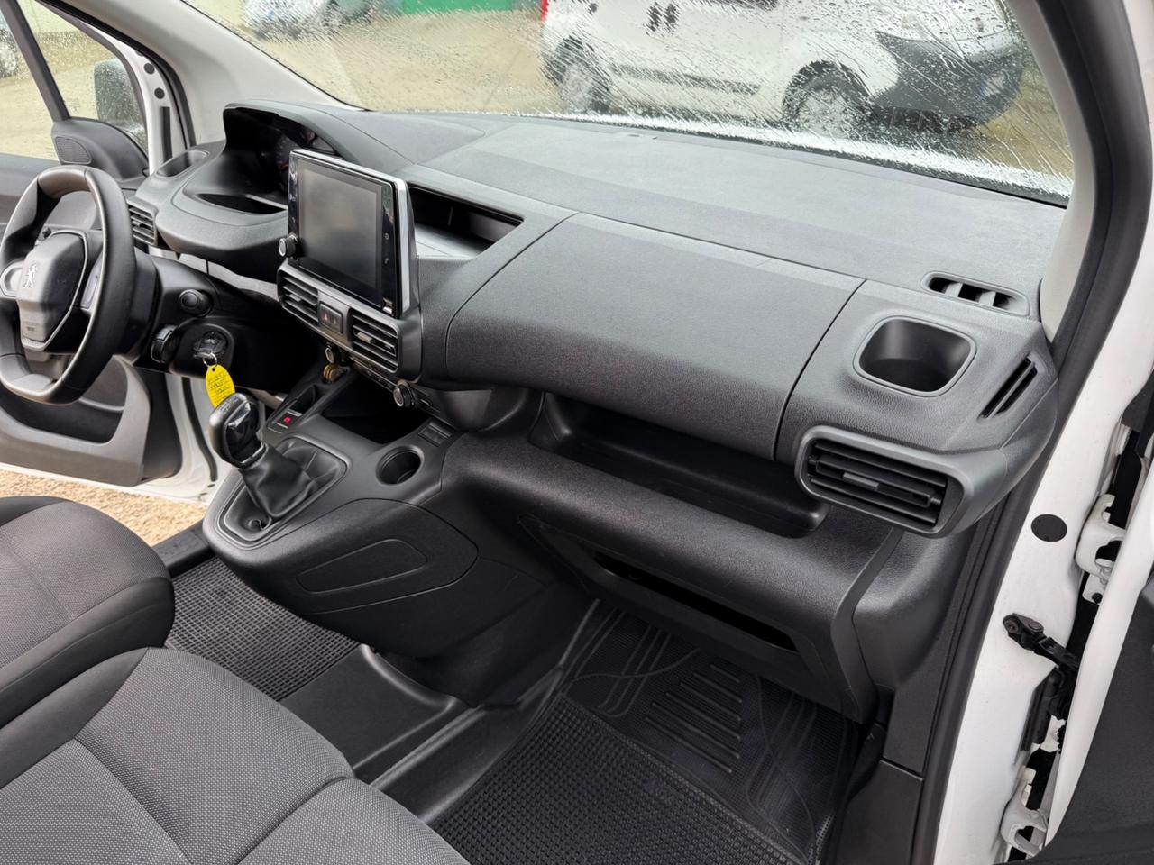 Peugeot Partner-3 posti-Furgone