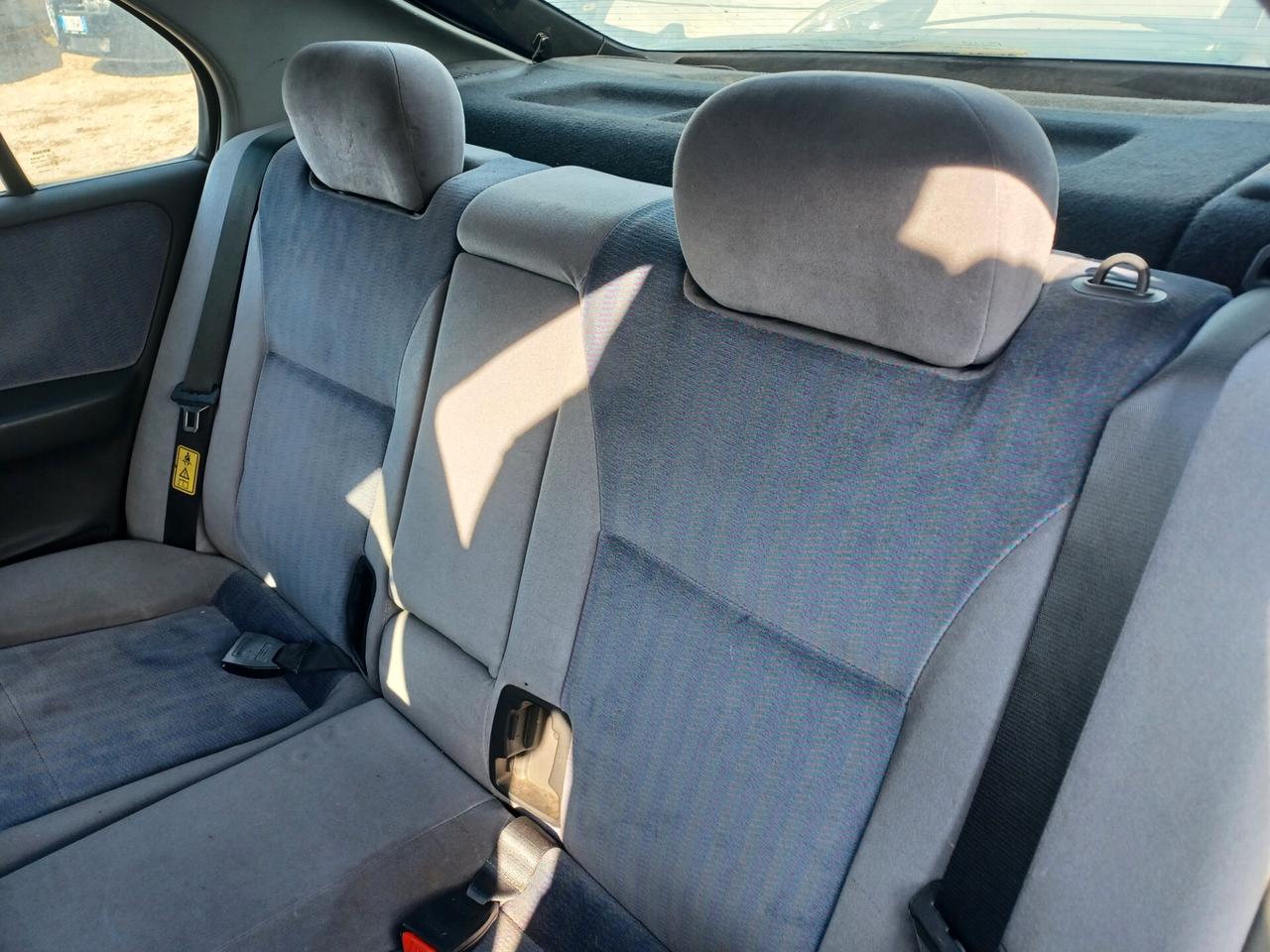 Nissan Primera 1.6i 16V solo 63000 km