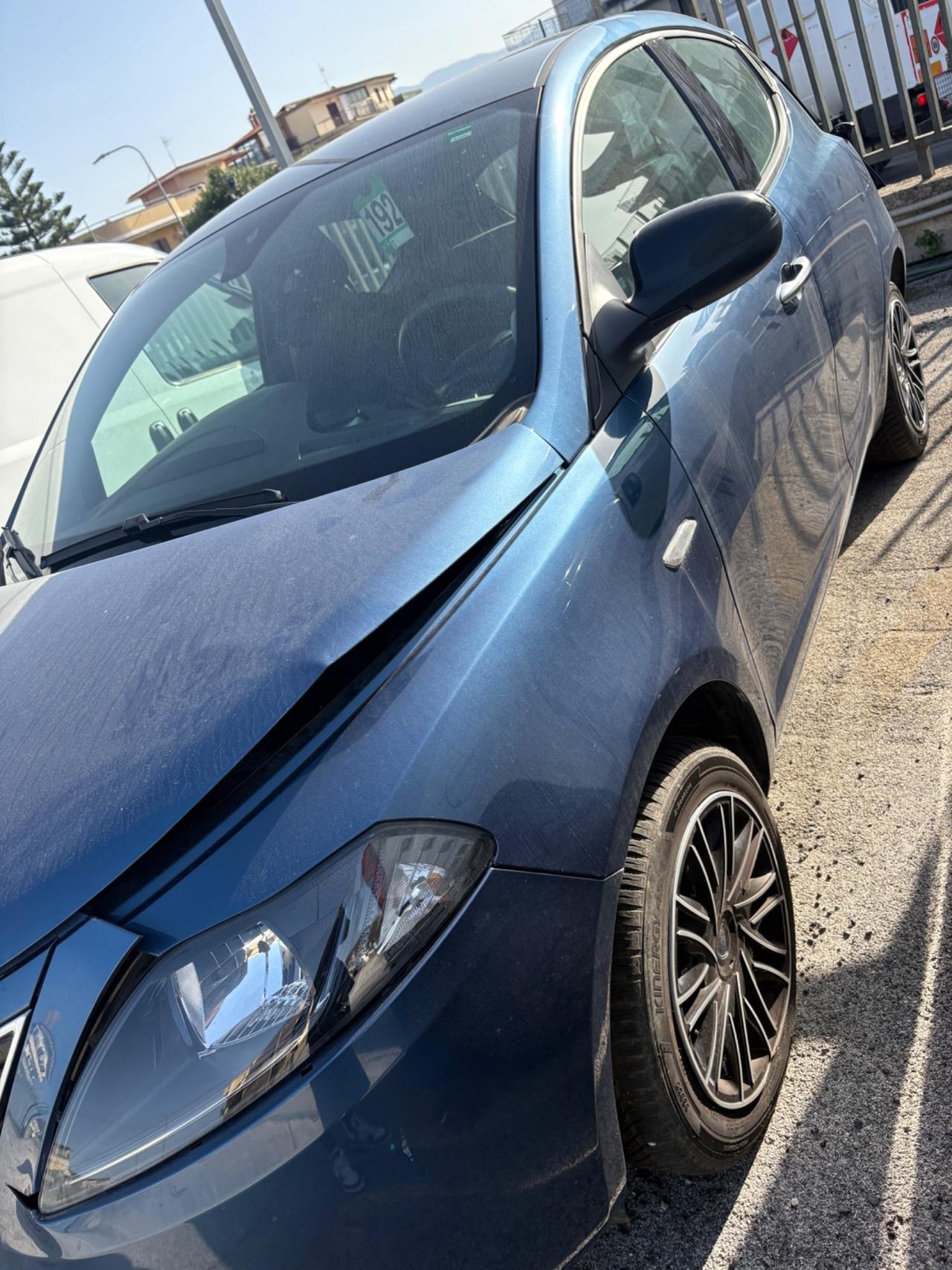 Lancia Ypsilon 1.0 Firefly Hybrid Gold 70CV