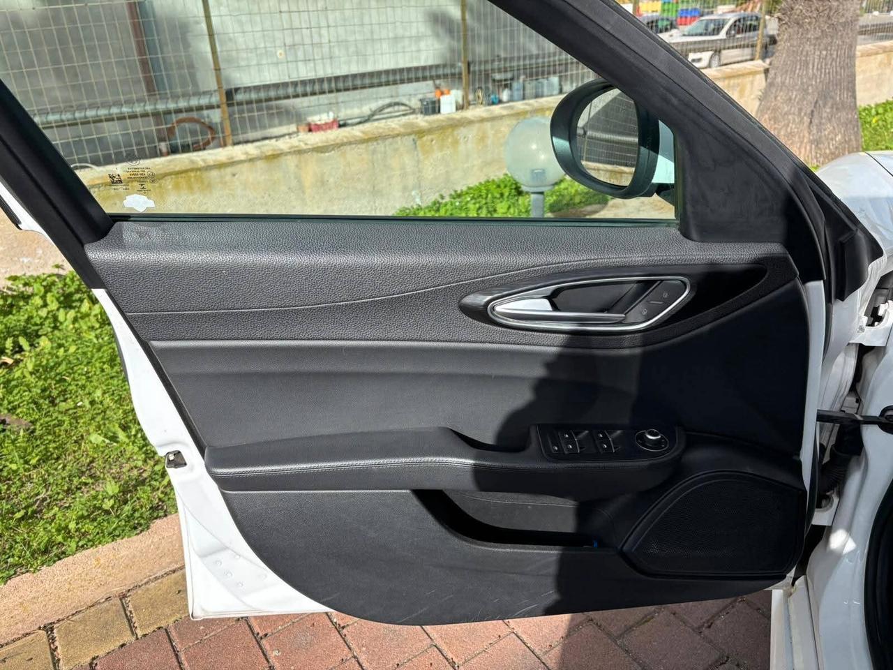 Alfa Romeo Giulia 2.2 Turbodiesel 180 CV Super