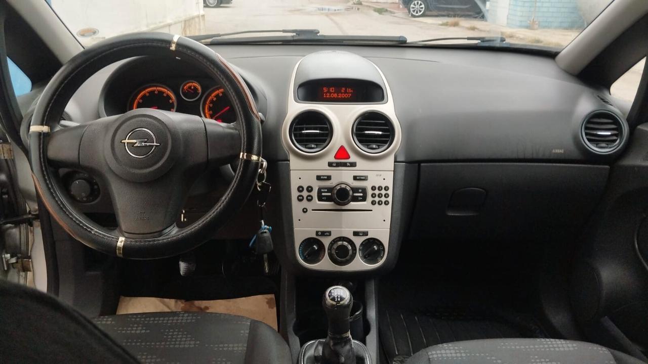 Opel Corsa 1.2 5 porte Cosmo