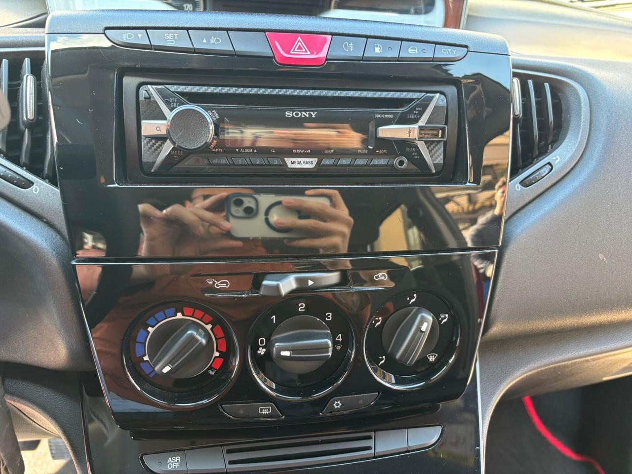 Lancia Ypsilon 0.9 TwinAir 85 CV 5 porte Metano Ecochic Platinum