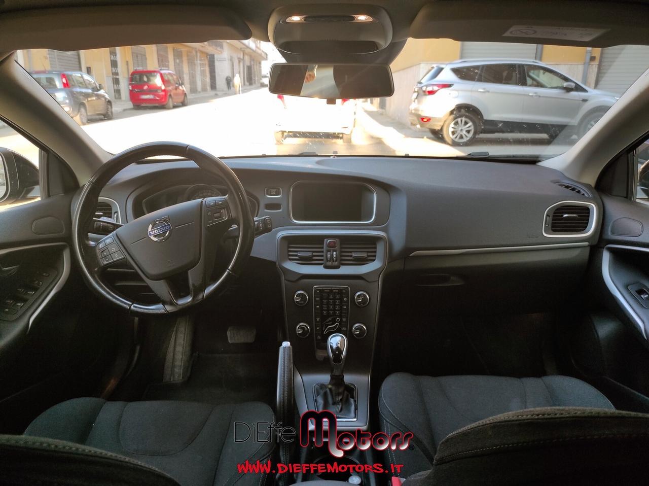 Volvo V40 D2 1.6 Powershift Kinetic