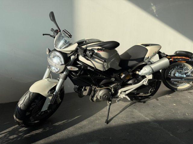 DUCATI Monster 696 696